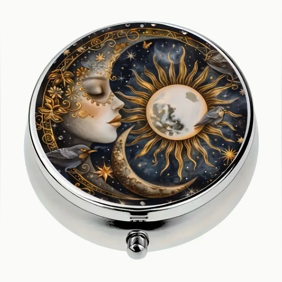 Celestial Inspired Round Pill Organizer 3-Compartment Compact Pill Case New - Picture 7 of 7